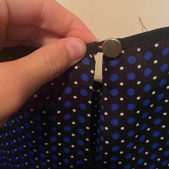 Selling a Women’s Top! - Picture 3 of 3